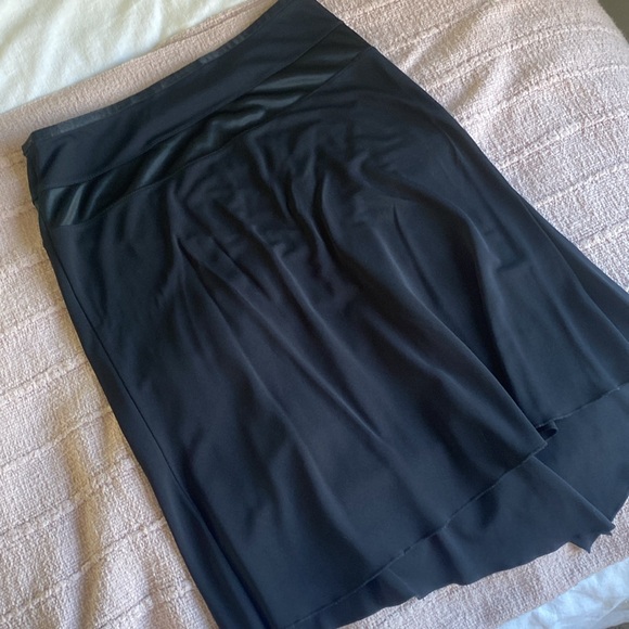 Black flows pencil skirt Express size small - Picture 4 of 7